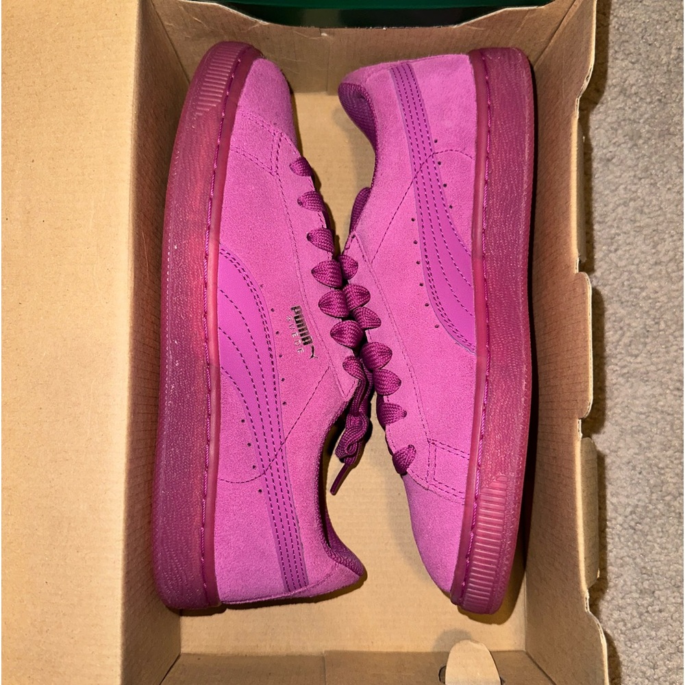 Puma suede purple sneakers